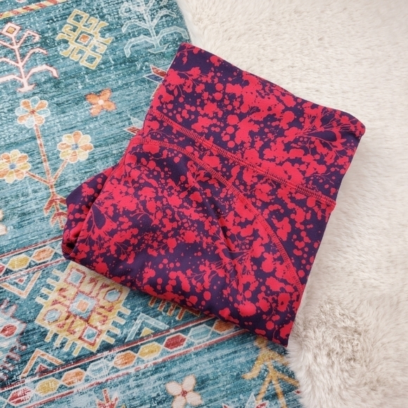 Fabletics Pureluxe red Blue Print Legging Small - Picture 7 of 7